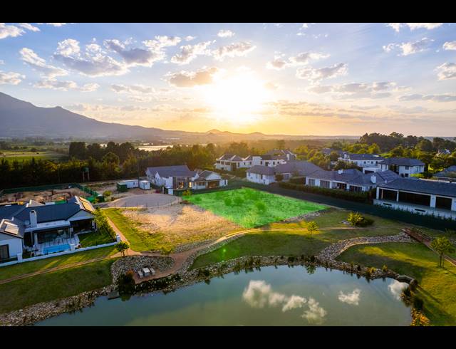 1,045M² VACANT LAND FOR SALE IN PEARL VALLEY GOLF & COUNTRY ESTATE